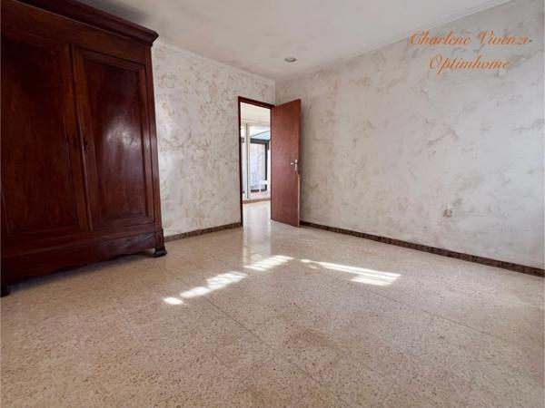 Maison à vendre 86 m² avec jardin et garages