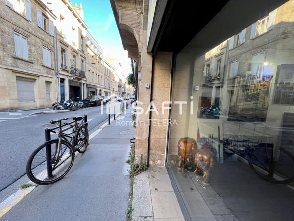 Murs commerciaux de 90 m² (105 au sol), entre Gambetta et Tourny avec cour intérieure.