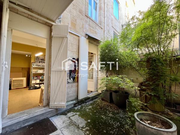 Murs commerciaux de 90 m² (105 au sol), entre Gambetta et Tourny avec cour intérieure.