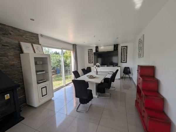 Maison familiale 4 faces sur terrain piscinable