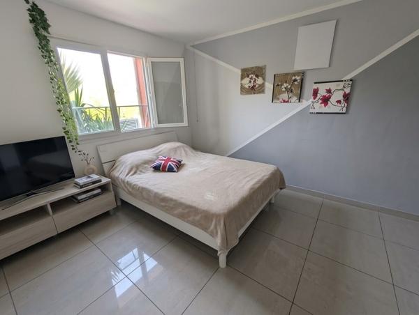 Maison familiale 4 faces sur terrain piscinable