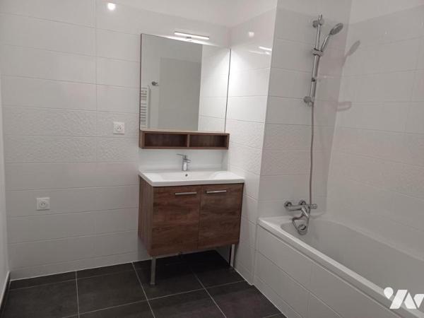 A VENDRE à BOUGUENAIS "Les Couêts" Appartement T3 Neuf - avec un locataire en place 