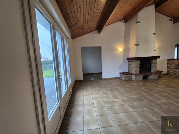 Maison
                                                                                                                                                                                                                                                                                                                        3 pièce(s)                                                                                                                                                                                                          3 chambre(s)                                                                                                                                                                                                          106.31  m²