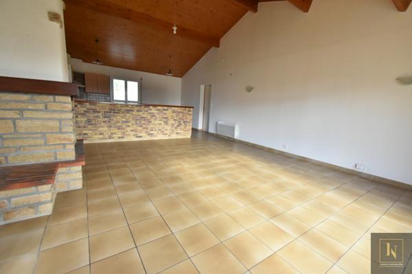 Maison
                                                                                                                                                                                                                                                                                                                        3 pièce(s)                                                                                                                                                                                                          3 chambre(s)                                                                                                                                                                                                          106.31  m²