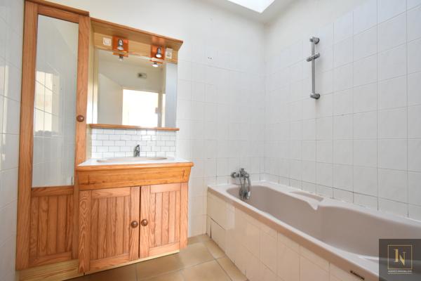 Maison
                                                                                                                                                                                                                                                                                                                        3 pièce(s)                                                                                                                                                                                                          3 chambre(s)                                                                                                                                                                                                          106.31  m²