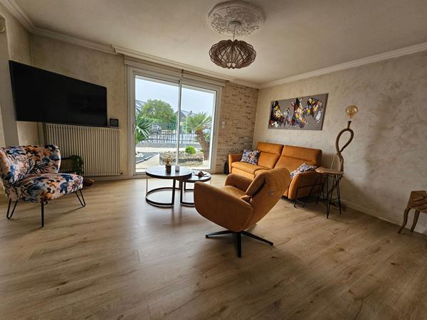 A VENDRE entre ANGERS et SAINT BARTHELEMY D'ANJOU Maison avec vie de plain,  5 chambres et jardin