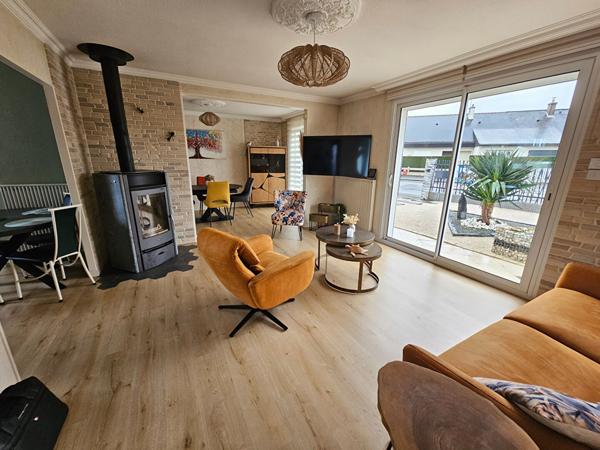 A VENDRE entre ANGERS et SAINT BARTHELEMY D'ANJOU Maison avec vie de plain,  5 chambres et jardin