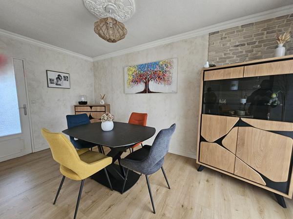 A VENDRE entre ANGERS et SAINT BARTHELEMY D'ANJOU Maison avec vie de plain,  5 chambres et jardin