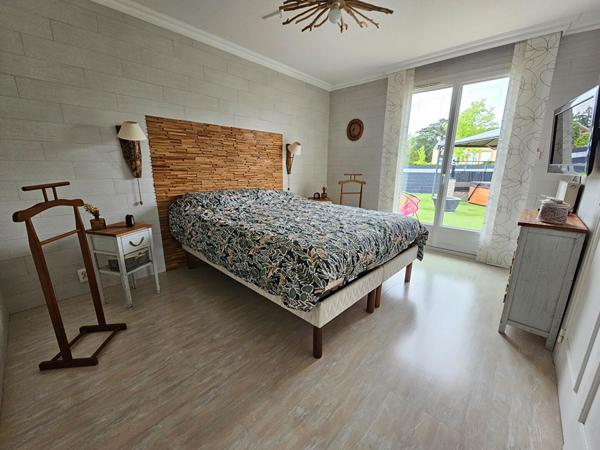 A VENDRE entre ANGERS et SAINT BARTHELEMY D'ANJOU Maison avec vie de plain,  5 chambres et jardin