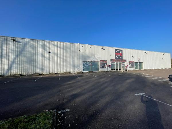 Rare Forbach: Local commercial , d'activité ou de dépôt  1484m²  divisibles