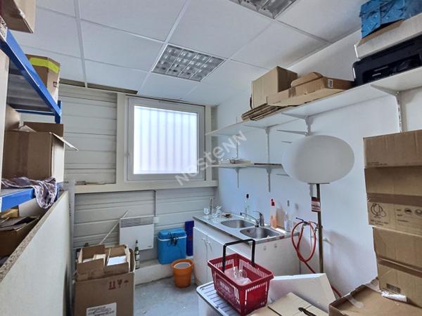 Rare Forbach: Local commercial , d'activité ou de dépôt  1484m²  divisibles