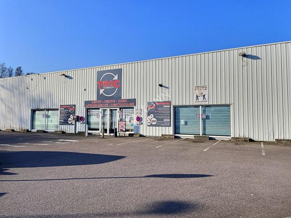 Rare Forbach: Local commercial , d'activité ou de dépôt  1484m²  divisibles