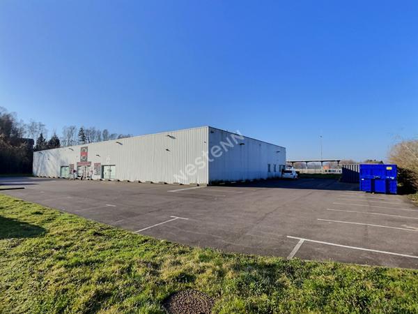 Rare Forbach: Local commercial , d'activité ou de dépôt  1484m²  divisibles