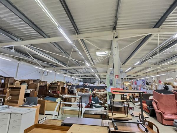 Rare Forbach: Local commercial , d'activité ou de dépôt  1484m²  divisibles