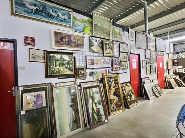 Rare Forbach: Local commercial , d'activité ou de dépôt  1484m²  divisibles