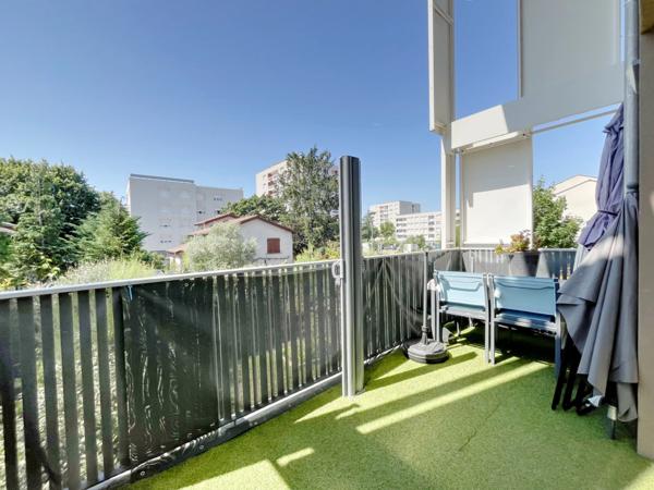 Appartement à vendre 4 pièces MEYZIEU (69)