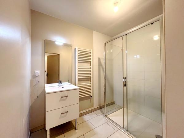 Appartement à vendre 4 pièces MEYZIEU (69)