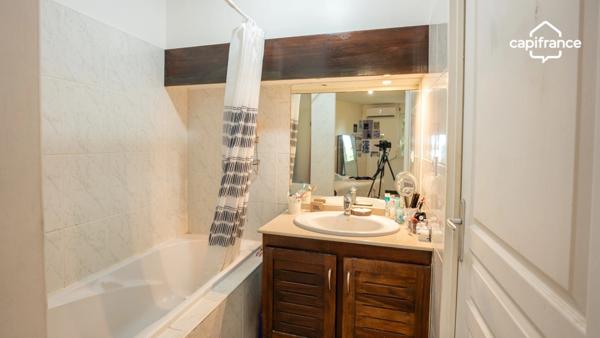 T2 loué en meublé – Terrasse & parking sous-sol – Saint-Denis