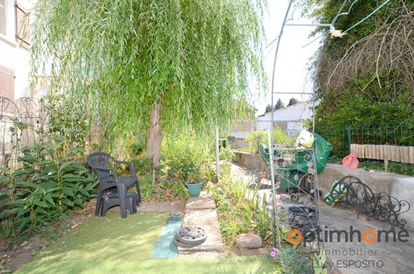 🏡 Charmante maison de village exposée plein sud avec magnifique jardin de cour – Chabanais (16) 🌳☀️