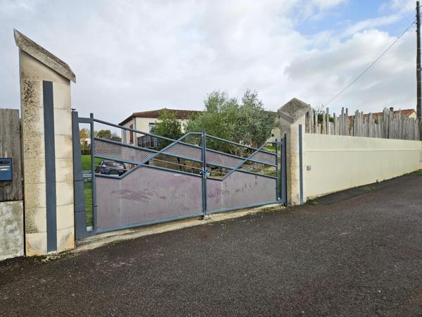Maison à SAINT-JEAN-D'ANGELY, 17400 - 4 pièces 78m²