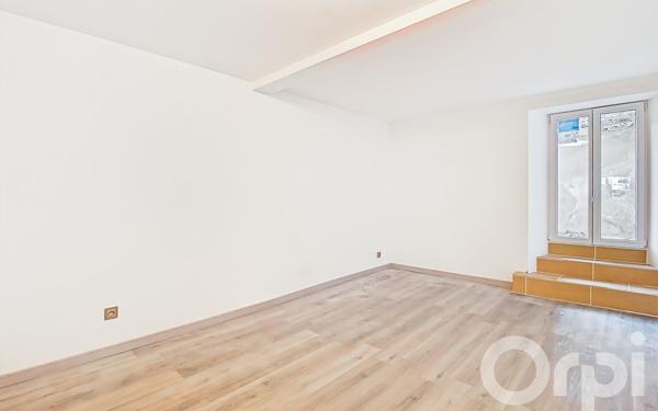 Appartement à vendre    3 pièces • 105,63 m2 Marignier
