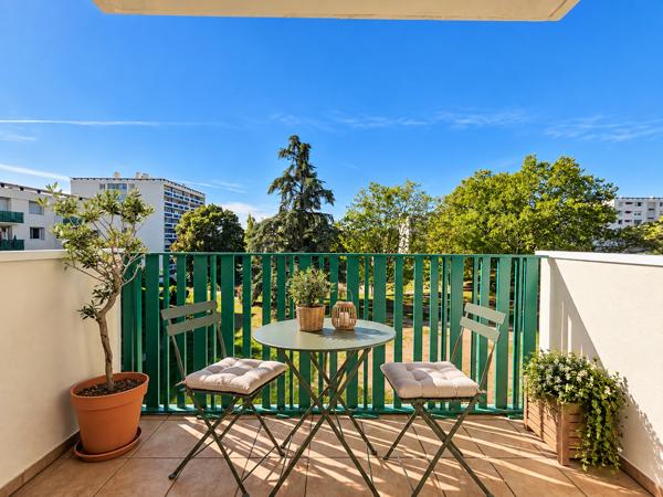 Appartement
         4 pièces
        - 83 m² Exclusivité 189 000 € *