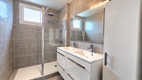 Appartement
         4 pièces
        - 83 m² Exclusivité 189 000 € *