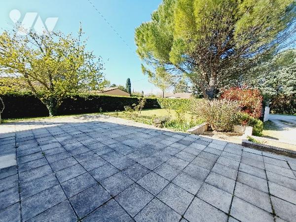 SAUZET, maison de 113m² habitable avec jardin clos de 1350m² et garage.