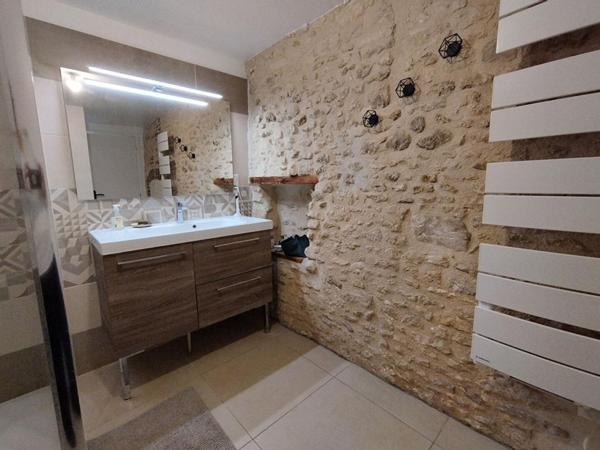 Maison de charme avec grange et dépendance