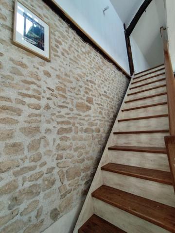 Maison de charme avec grange et dépendance