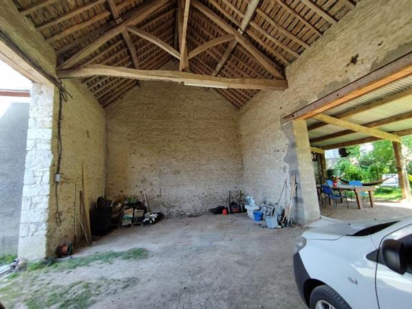 Maison de charme avec grange et dépendance