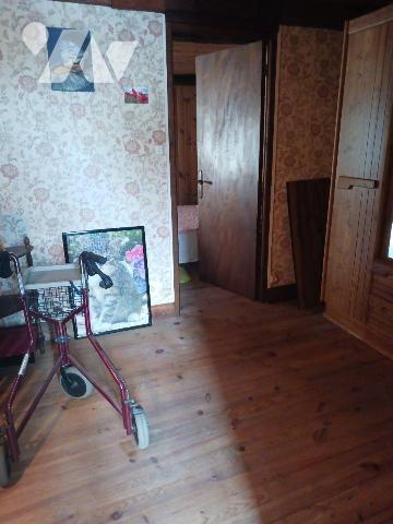 A VENDRE sur la commune d'ESSOYES (Aube), une maison d'habitation, comprenant :
Au rez-de-chau...
