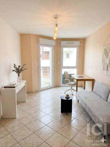 Appartement centre Sainte Luce Sur Loire 2 pièce(s) 31.3 m2