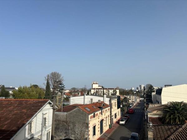 33110 LE BOUSCAT CENTRE APPARTEMENT T5 95 m2 AVEC GARAGE