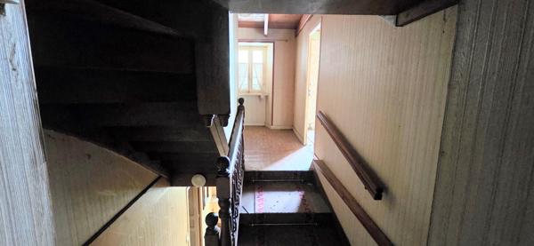 MAISON DE BOURG A RENOVER