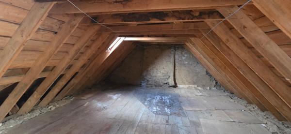 MAISON DE BOURG A RENOVER