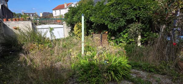 MAISON DE BOURG A RENOVER
