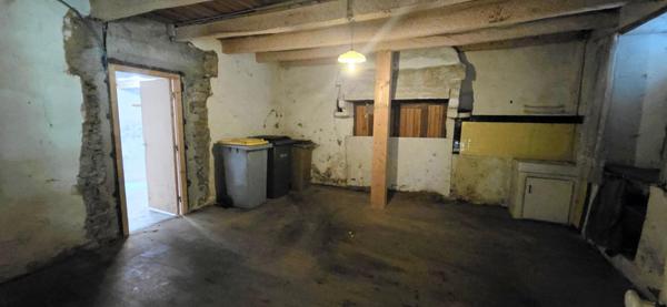 MAISON DE BOURG A RENOVER