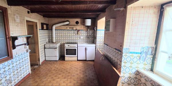 MAISON DE BOURG A RENOVER