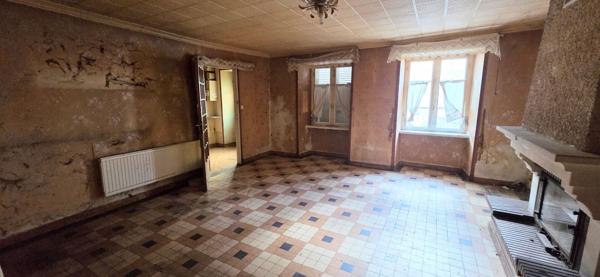 MAISON DE BOURG A RENOVER