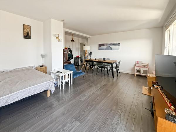 Appartement 3 pièces à Palaiseau - Double balcon et bon état général
