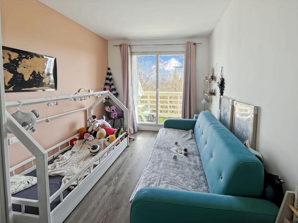 Appartement 3 pièces à Palaiseau - Double balcon et bon état général