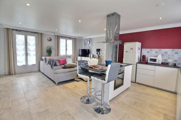 MAISON DE PLAIN PIED 2chambres à EPERNON GARE A PIED