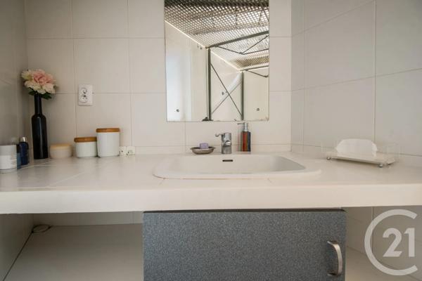 Appartement F2 à vendre  2 pièces - 63,80 m 2   VILLEFRANCHE SUR MER  - 06