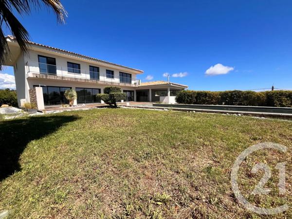 Maison à vendre  6 pièces - 240 m 2   LA CADIERE D AZUR  - 83