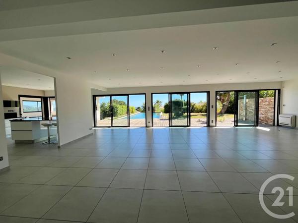 Maison à vendre  6 pièces - 240 m 2   LA CADIERE D AZUR  - 83