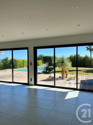 Maison à vendre  6 pièces - 240 m 2   LA CADIERE D AZUR  - 83