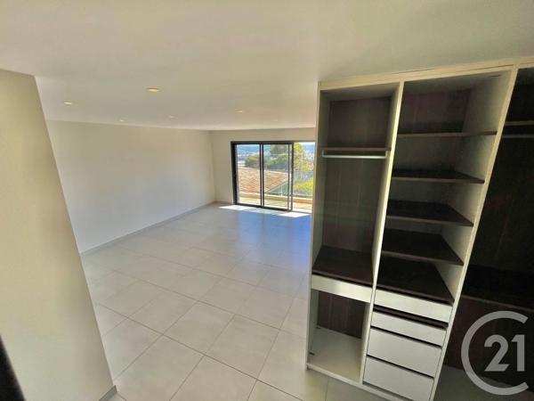 Maison à vendre  6 pièces - 240 m 2   LA CADIERE D AZUR  - 83