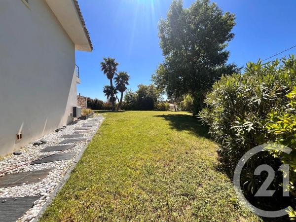 Maison à vendre  6 pièces - 240 m 2   LA CADIERE D AZUR  - 83