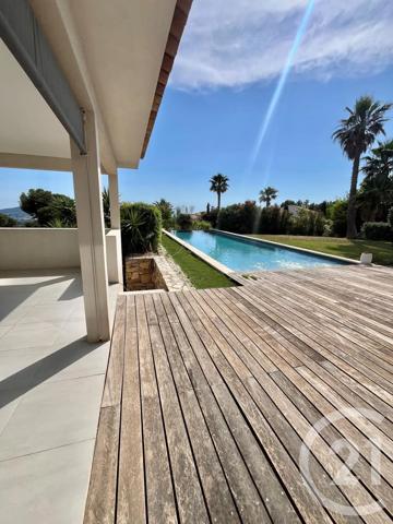 Maison à vendre  6 pièces - 240 m 2   LA CADIERE D AZUR  - 83